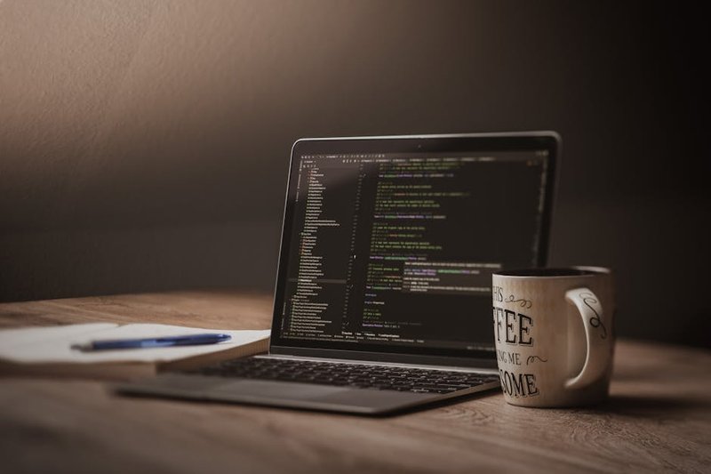 tabel perbandingan software di laptop