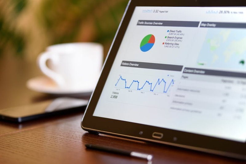 dashboard analitik SEO GEO lokal