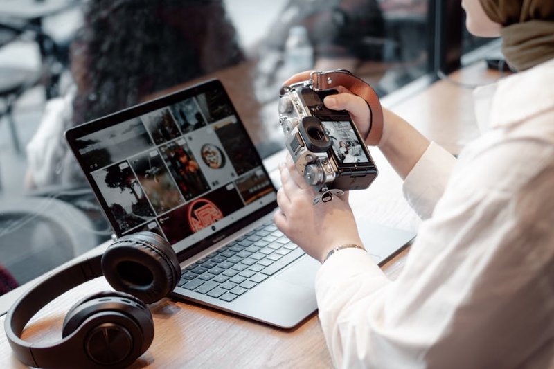 content editing workflow laptop - ai humanizer small seo tools